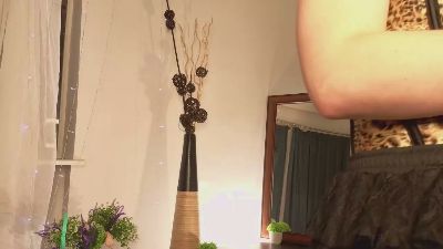 LeeanneBozelle live cam on Cam4