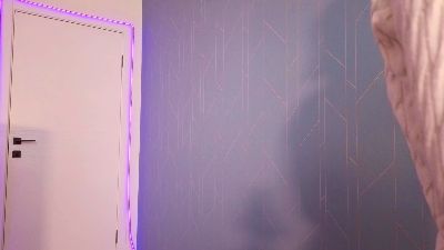 LeeanneBozelle live cam on Cam4