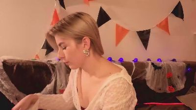 LeeanneBozelle live cam on Cam4