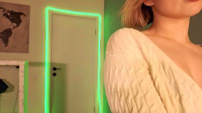 LeeanneBozelle live cam on Cam4