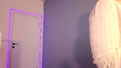 LeeanneBozelle live cam on Cam4