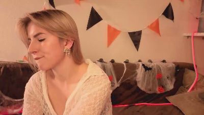 LeeanneBozelle live cam on Cam4