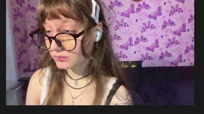 LeesaScheide live cam on Cam4
