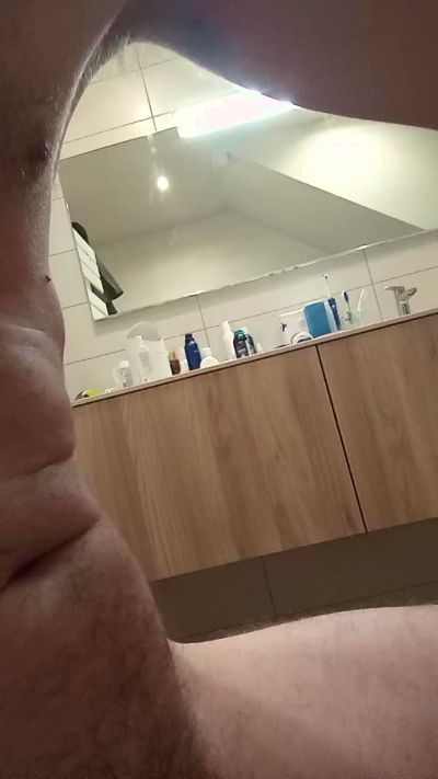 Lefrenchmax live cam on Cam4