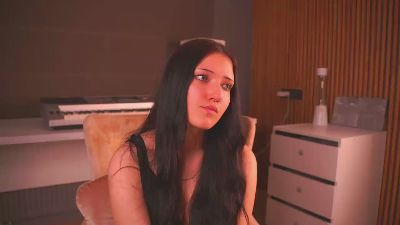 LeiaMacentee live cam on Cam4