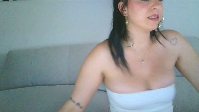 LeilaCG28 live cam on Cam4