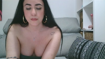 LeilaCG28 live cam on Cam4