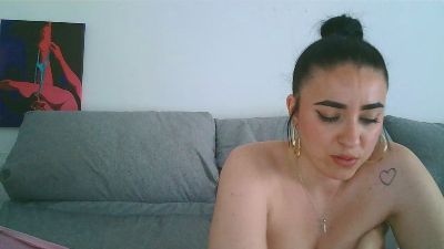 LeilaCG28 live cam on Cam4