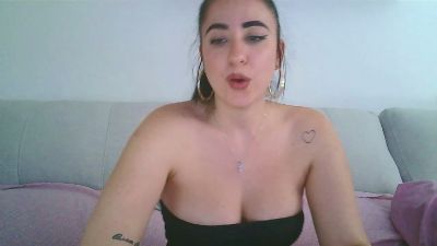 LeilaCG28 live cam on Cam4