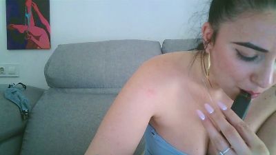 LeilaCG28 live cam on Cam4