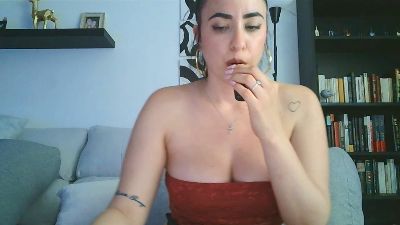 LeilaCG28 live cam on Cam4