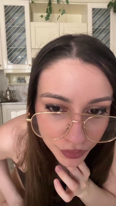 LeilaGrande live cam on Cam4