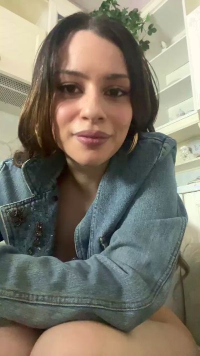 LeilaGrande live cam on Cam4