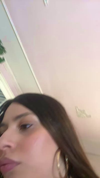 LeilaGrande live cam on Cam4