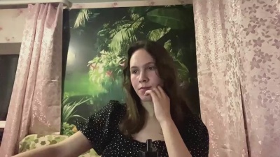 LeishaGrueber live cam on Cam4
