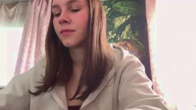 LeishaGrueber live cam on Cam4