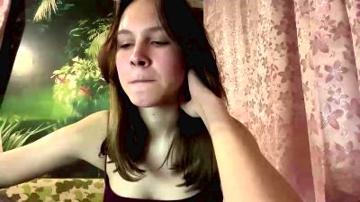LeishaGrueber live cam on Cam4