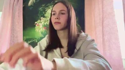 LeishaGrueber live cam on Cam4