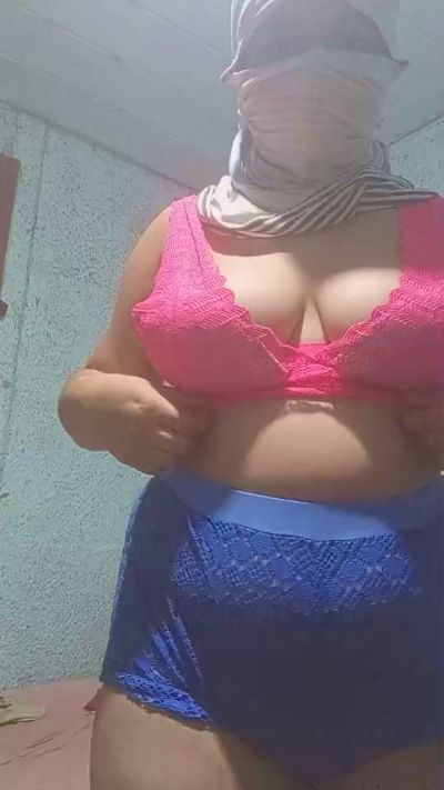 Leite2323 live cam on Cam4