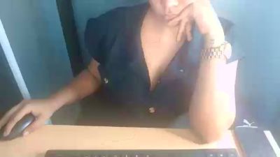 LekkereYasmine live cam on Cam4