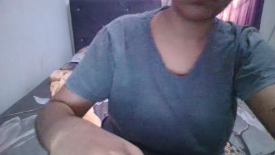 LekkereYasmine live cam on Cam4