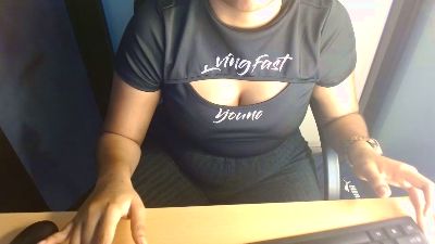 LekkereYasmine live cam on Cam4