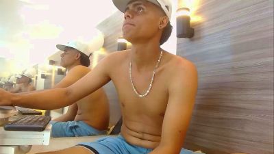 Lelehott01 live cam on Cam4