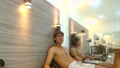 Lelehott01 live cam on Cam4