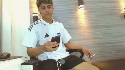Lelehott01 live cam on Cam4