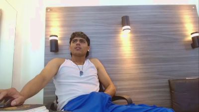 Lelehott01 live cam on Cam4