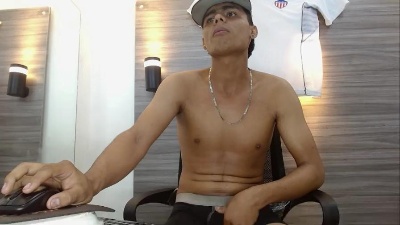 Lelehott01 live cam on Cam4
