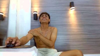 Lelehott01 live cam on Cam4