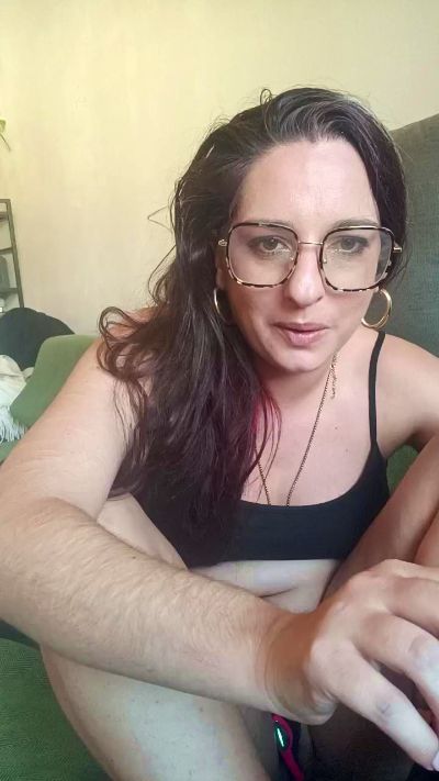 Lenaaahot live cam on Cam4