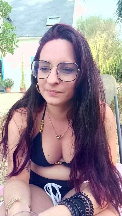 Lenaaahot live cam on Cam4