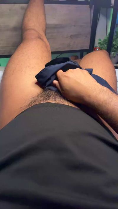 Leo1995F live cam on Cam4