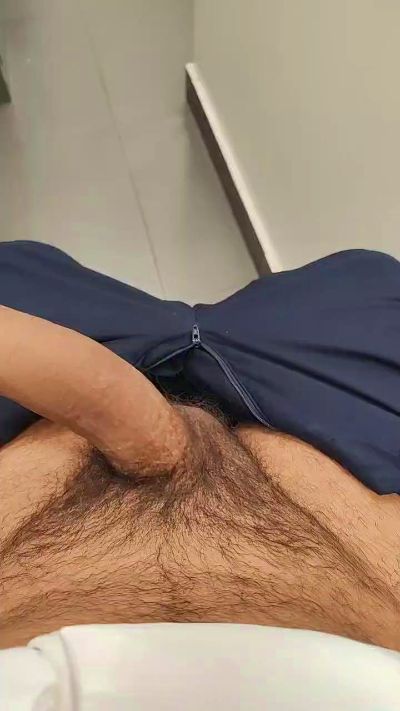 Leo24vrcm live cam on Cam4