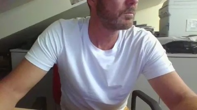 Leo_Hardyman live cam on Cam4