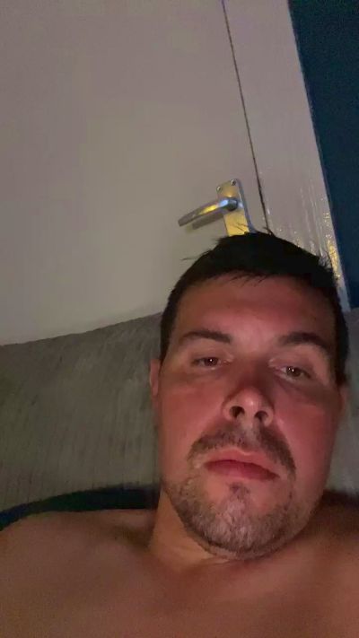 Leo_Iron live cam on Cam4