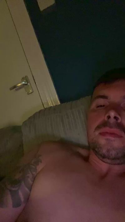 Leo_Iron live cam on Cam4