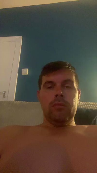 Leo_Iron live cam on Cam4