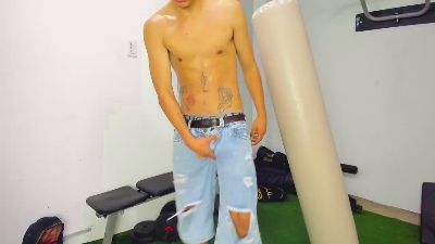 Leo_Royce live cam on Cam4
