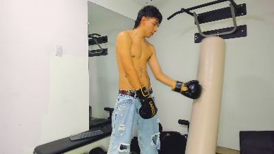 Leo_Royce live cam on Cam4
