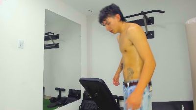 Leo_Royce live cam on Cam4