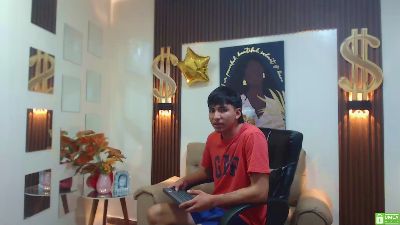 Leo_Royce live cam on Cam4