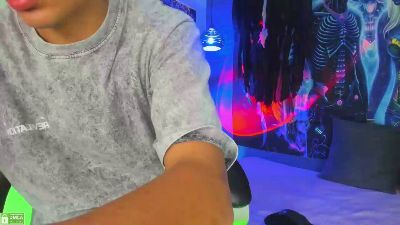 Leo_Royce live cam on Cam4