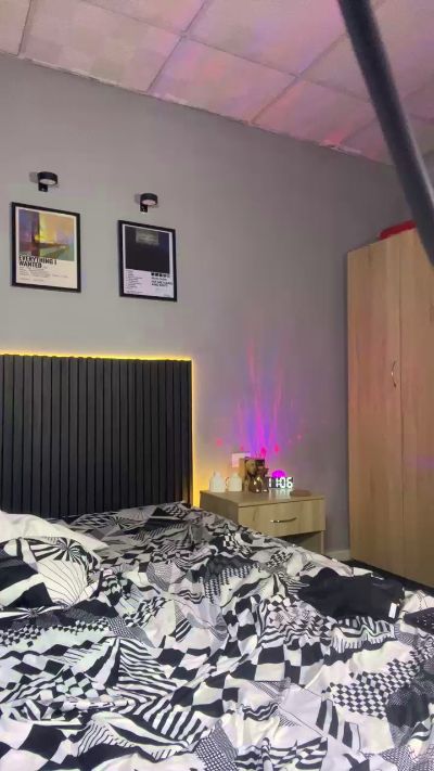 Leo_Savage live cam on Cam4