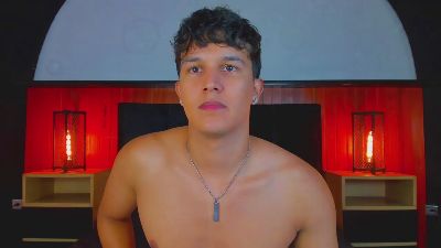 Leo_Savage live cam on Cam4