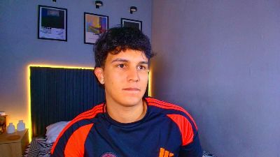 Leo_Savage live cam on Cam4