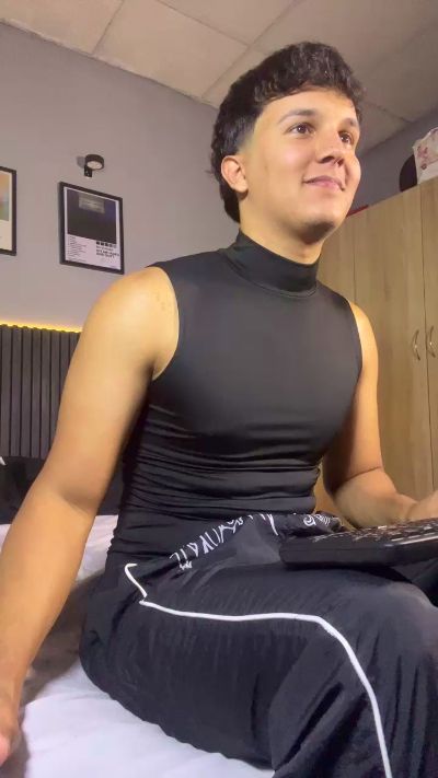 Leo_Savage live cam on Cam4