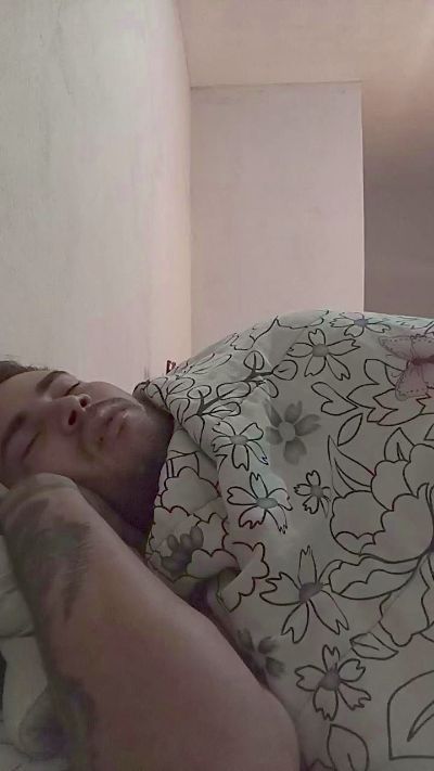 Leo_dot25 live cam on Cam4
